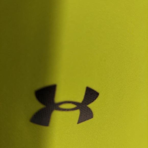 Under Armour Shirt - Picture 2 of 6